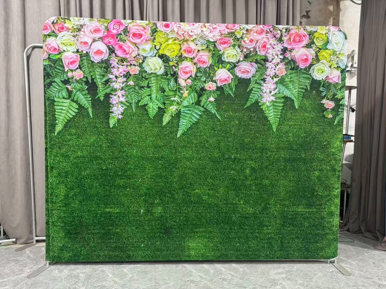 The Blooming Hedge — GlamSnap backdrop for weddings events
